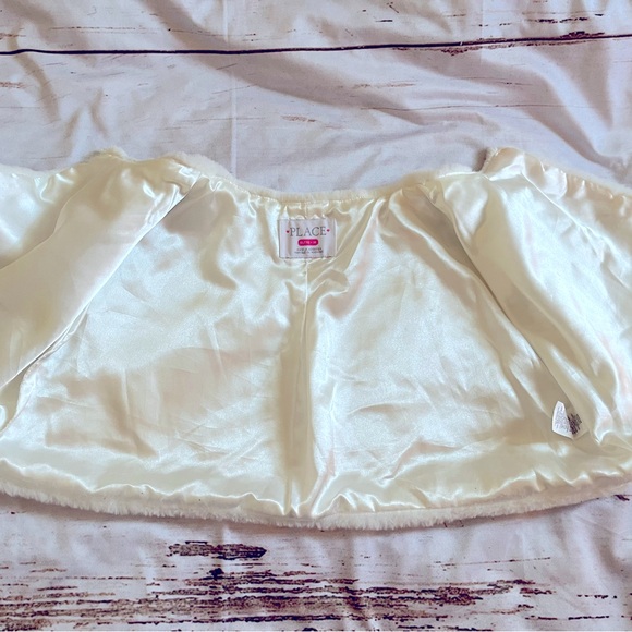 Gorgeous 2 piece dress and fur capelet from The Children’s Place - Picture 11 of 12